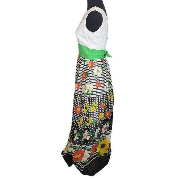 Multicolored Sleeveless V-Neck Maxi Sundress - Picture 3 of 16